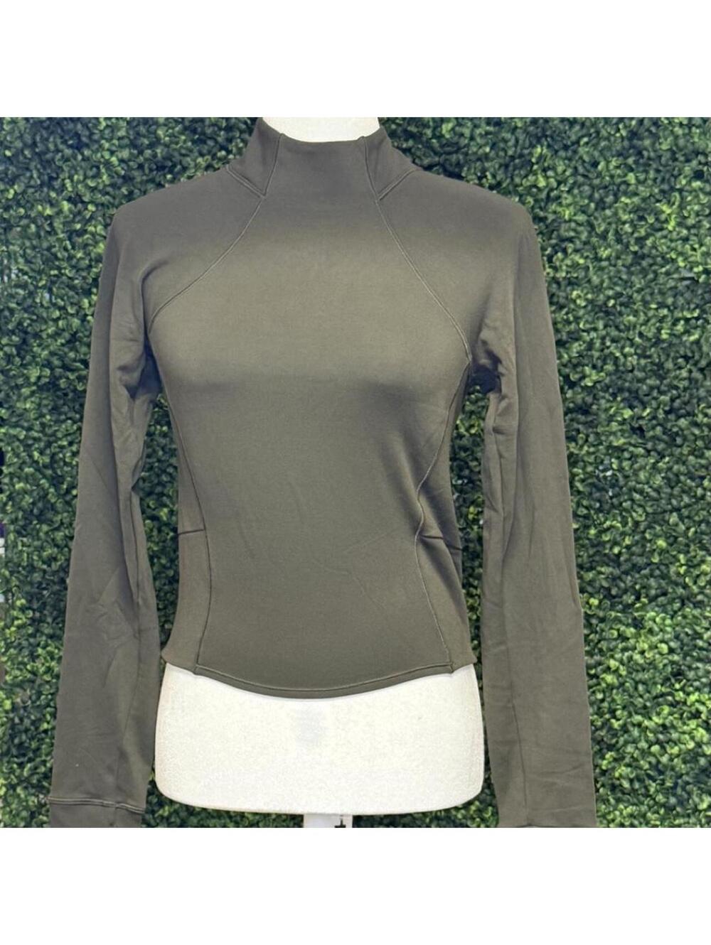 🤎 Lululemon fitted long sleeve performance pullover